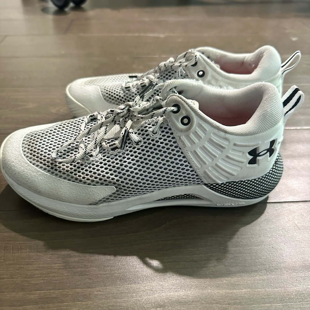 Under Armour Women's HOVR Block City Volleyball Shoe